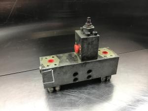 Liebherr Distributor Block